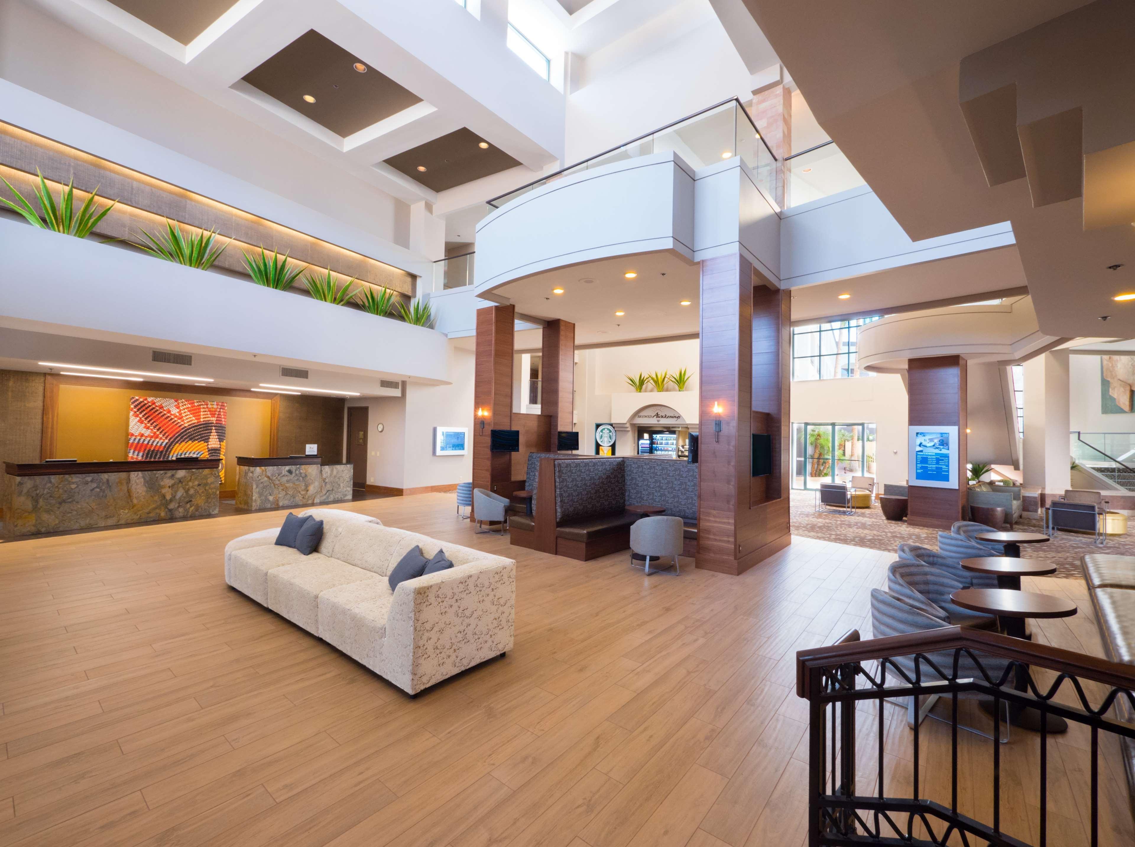 Hilton Phoenix Airport Экстерьер фото