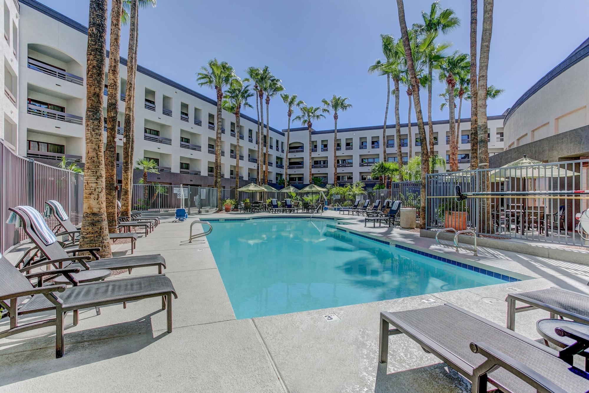 Hilton Phoenix Airport Экстерьер фото