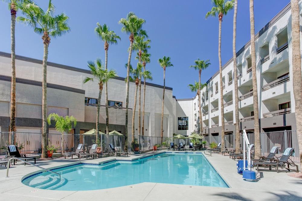 Hilton Phoenix Airport Экстерьер фото