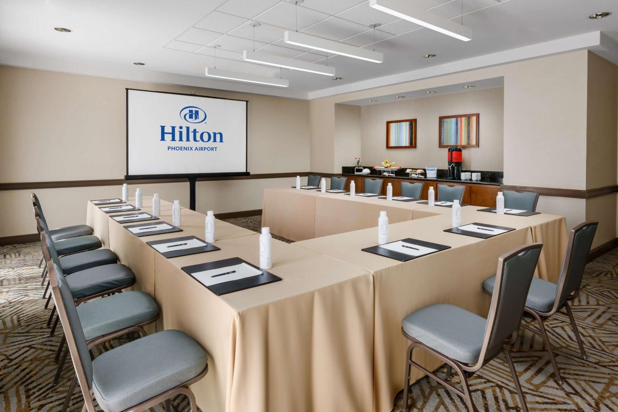 Hilton Phoenix Airport Экстерьер фото