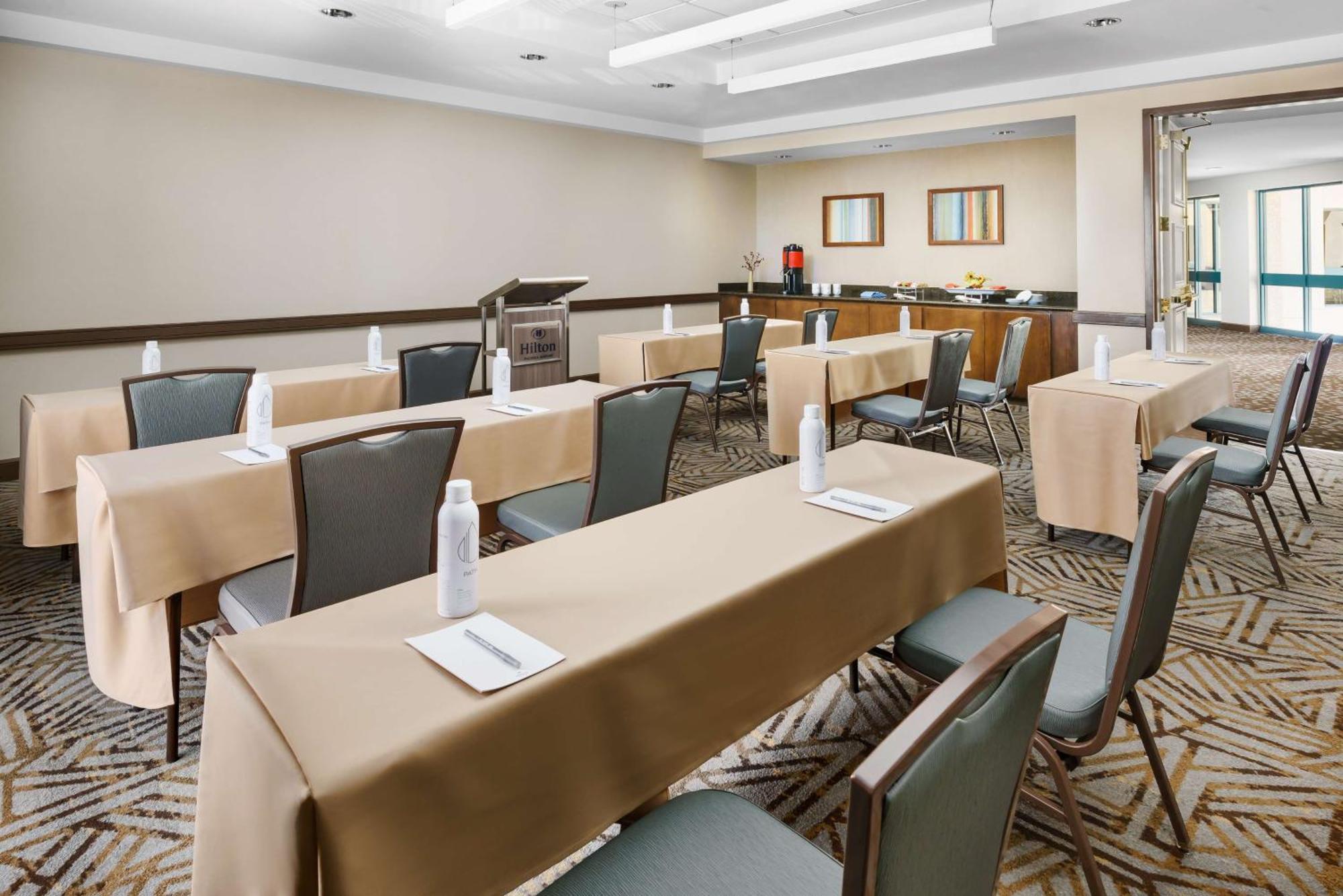 Hilton Phoenix Airport Экстерьер фото