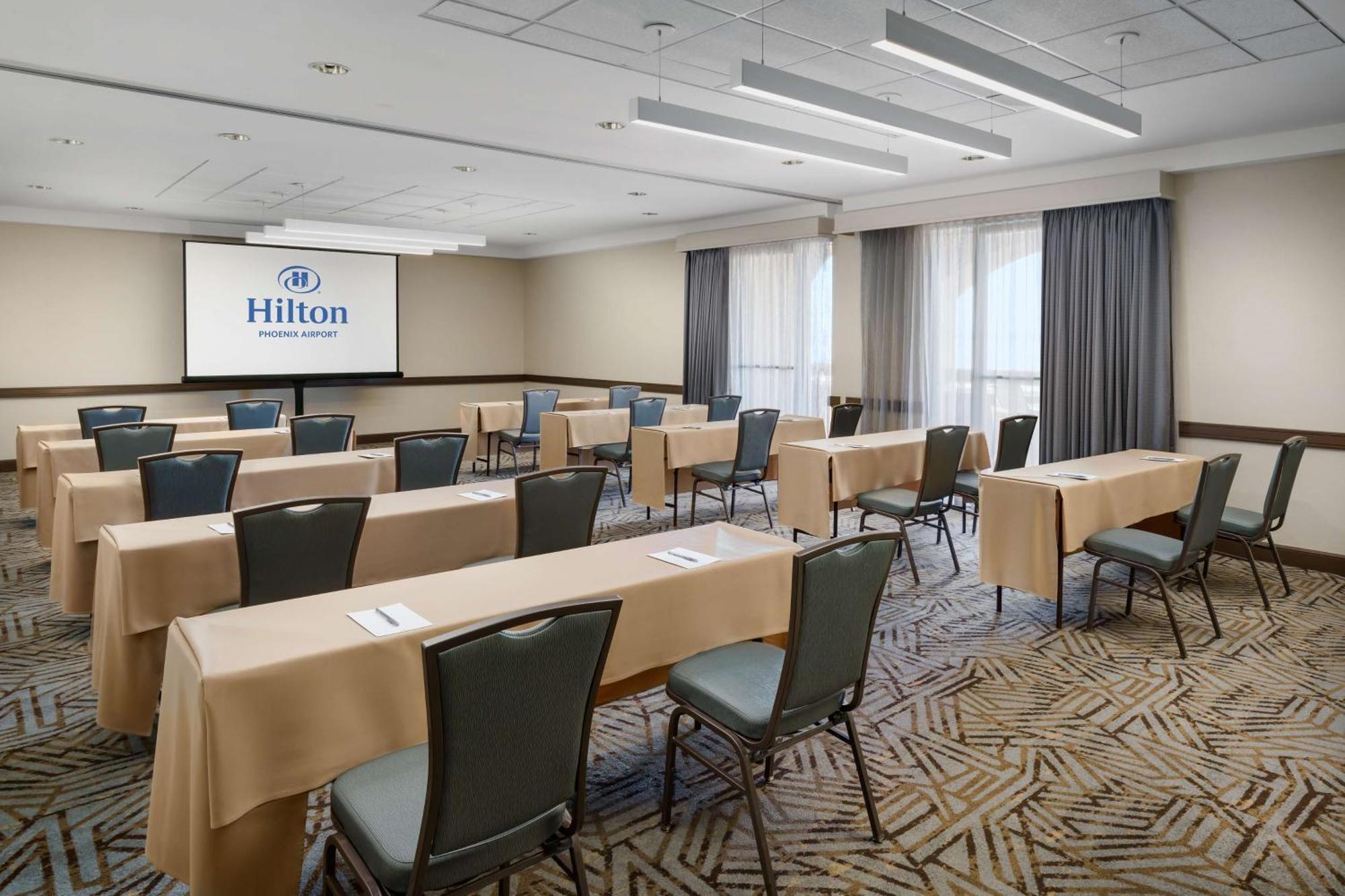 Hilton Phoenix Airport Экстерьер фото